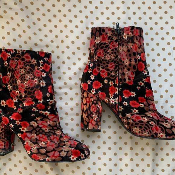 Urban Outfitters Women's Floral Ankle Boots Size 8 - Picture 2 of 5